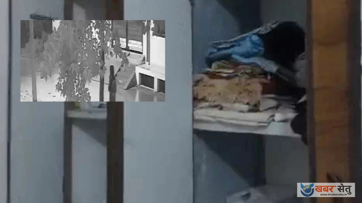 कोटा के कुन्हाड़ी क्षेत्र में सूने मकान में चोरी की घटना के बाद जांच करती पुलिस
