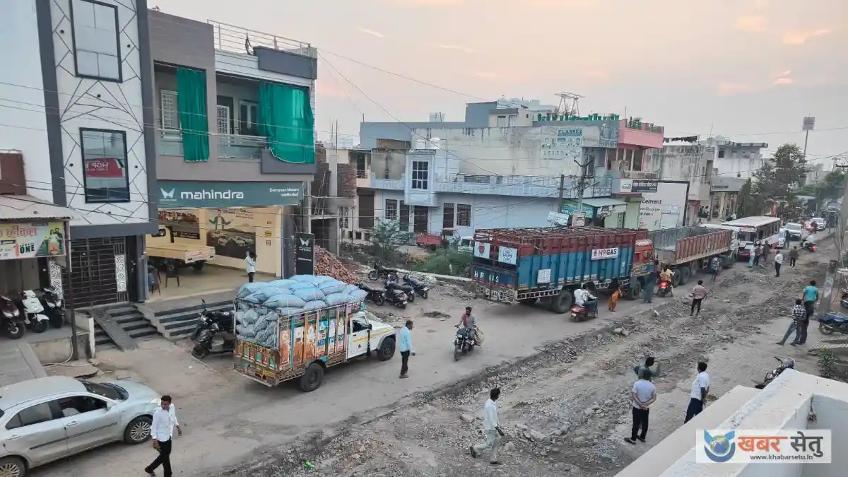सांगोद के बपावर रोड पर सड़क खुदाई के कारण यातायात बाधित